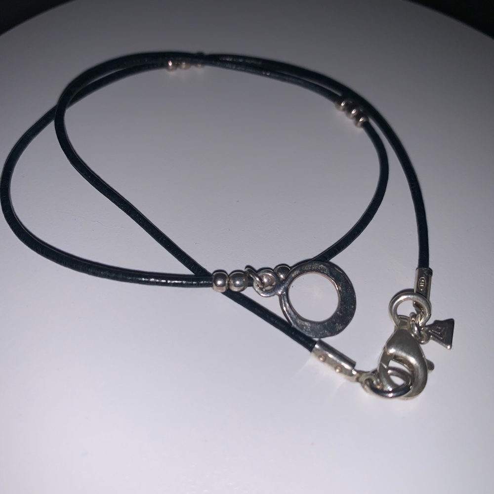 Silpada Vintage Hammered Sterling Circle & Black Leather Necklace - Picture 3 of 6